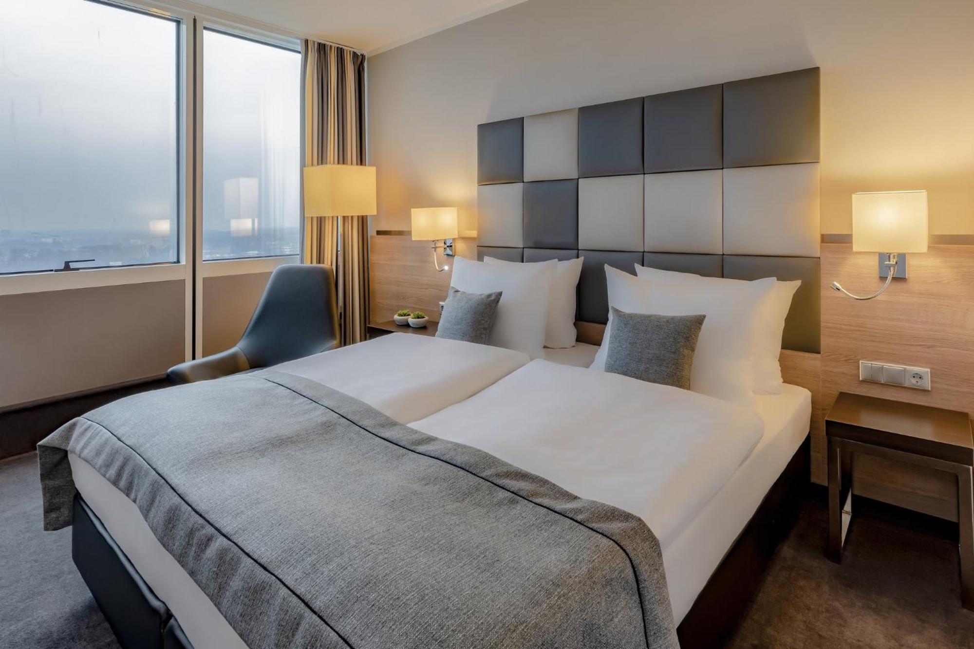Select Spiegelturm Hotel 4*